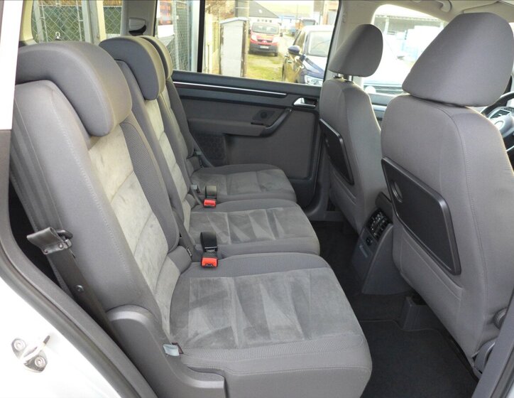 Volkswagen Touran Kombi 1,6 l 77 kw