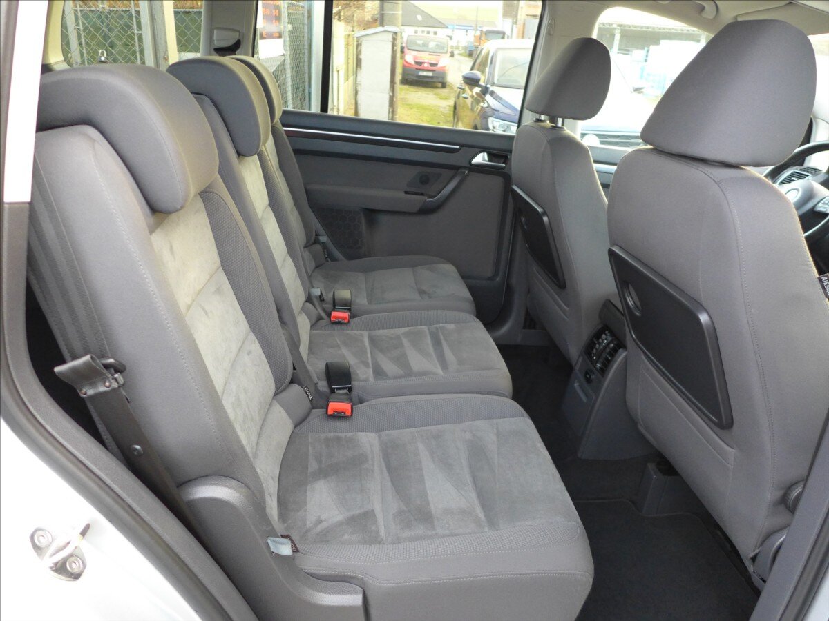 Volkswagen Touran Kombi 1,6 l 77 kw