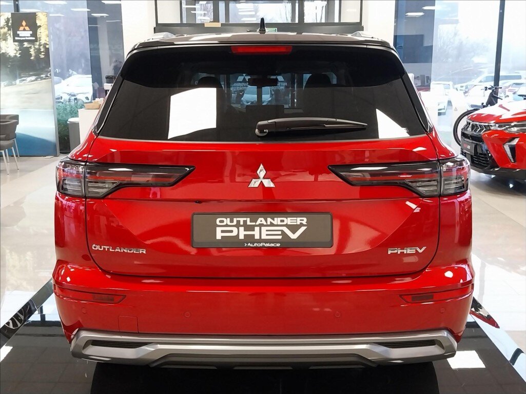 Mitsubishi Outlander SUV / Terénní 2,4 l 225 kw