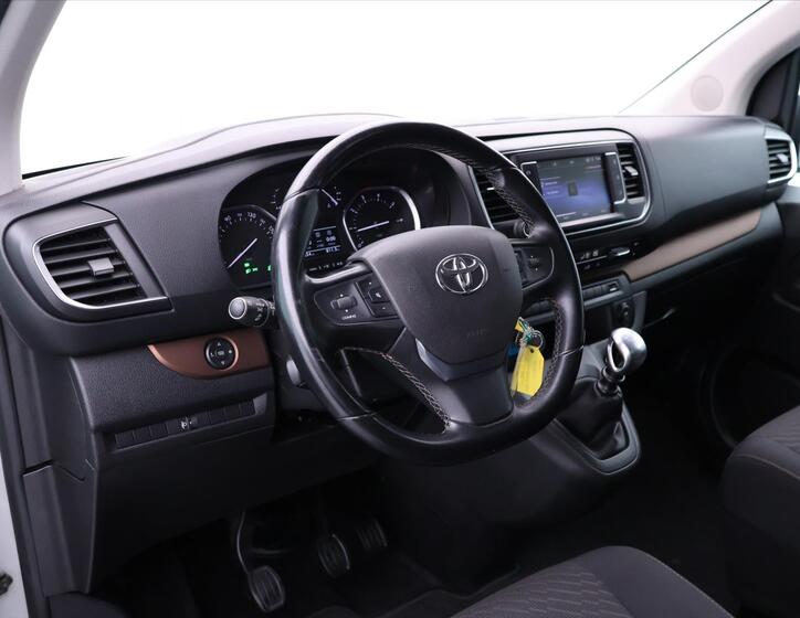 Toyota ProAce Verso 23