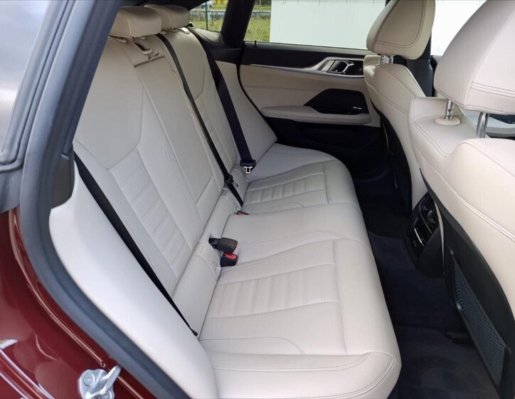 BMW i4 Sedan / Limuzína 0,0 400 kw