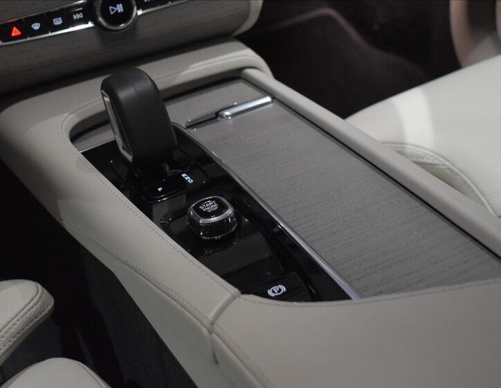 Volvo XC90 SUV / Terénní 2,0 l 184 kw