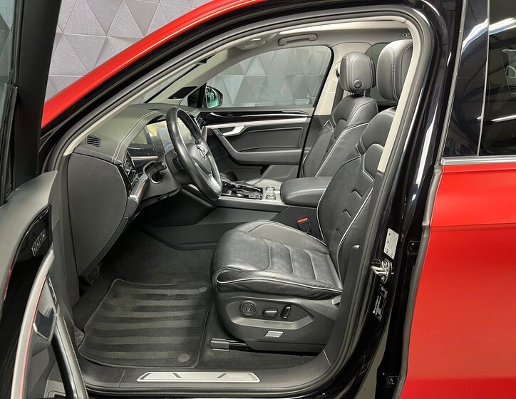 Volkswagen Touareg SUV / Terénní 3,0 l 210 kw