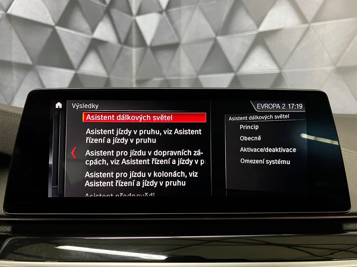 BMW Řada 5 Kombi 3,0 l 195 kw