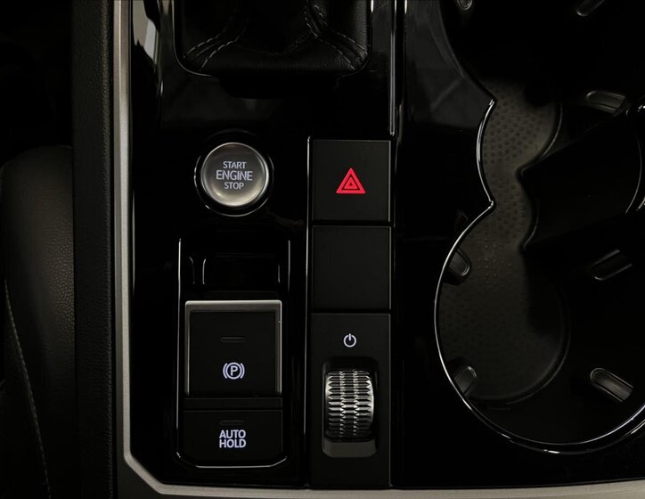 Volkswagen Touareg SUV / Terénní 3,0 l 210 kw