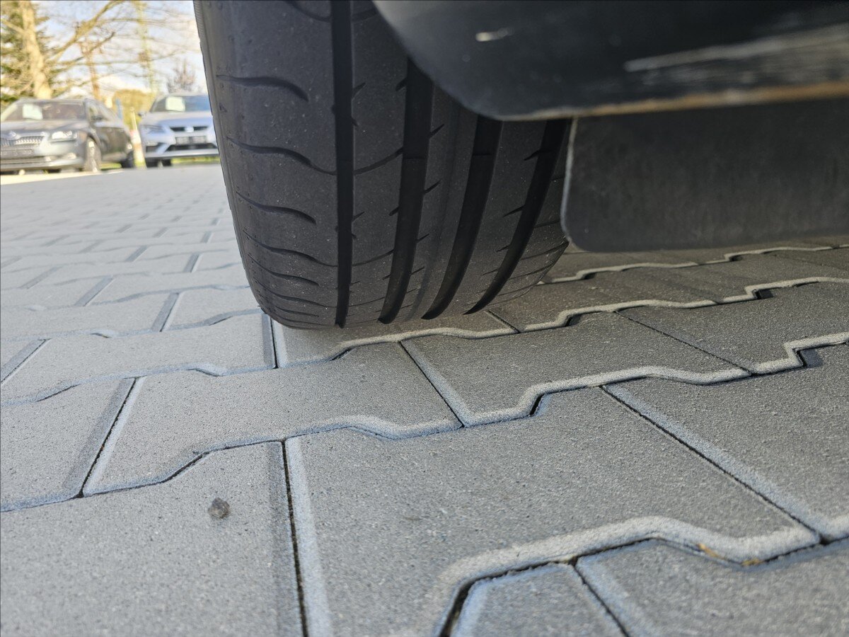 Opel Astra Hatchback 1,6 l 132 kw