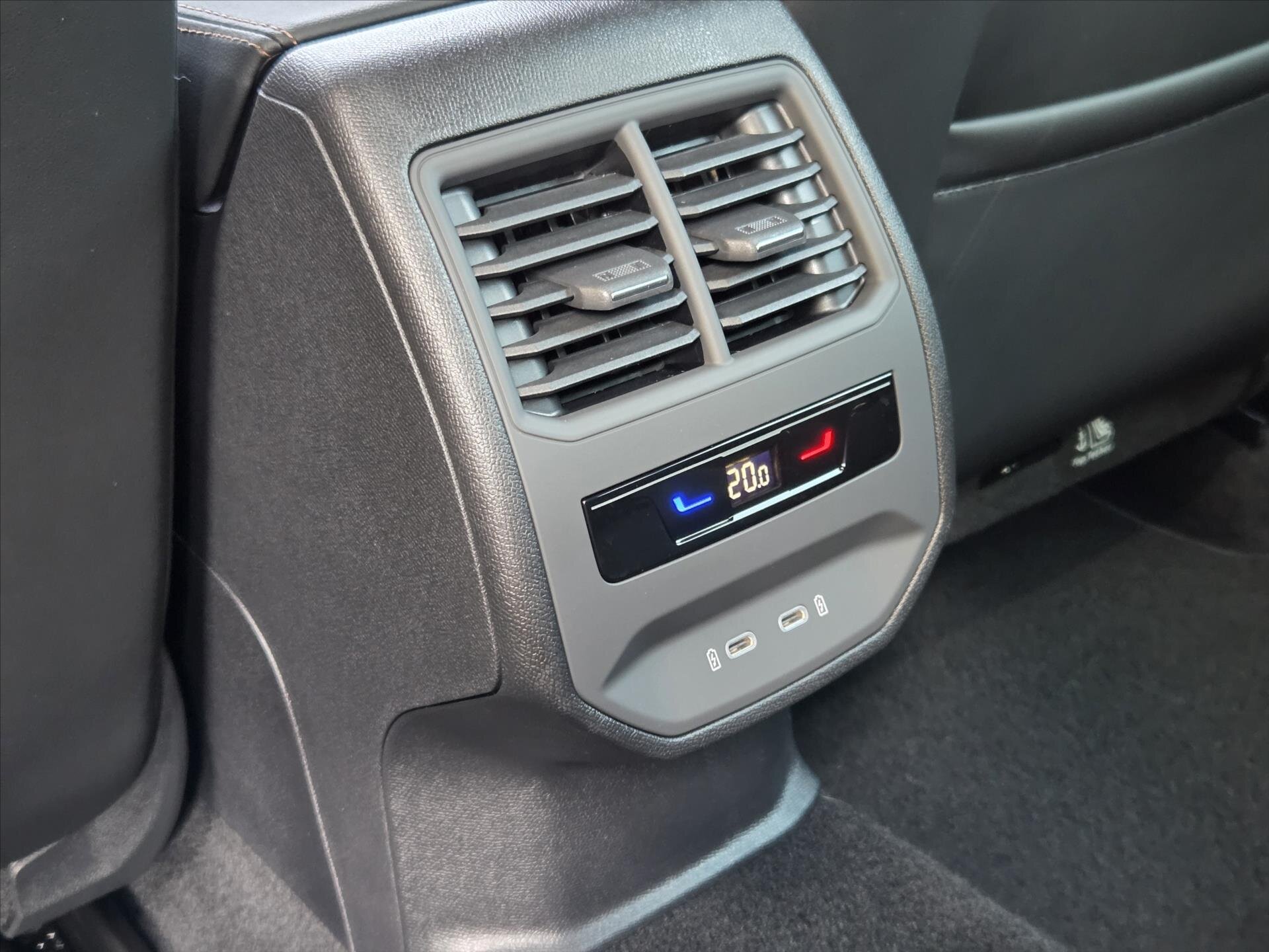 Cupra Formentor SUV / Terénní 2,0 l 140 kw