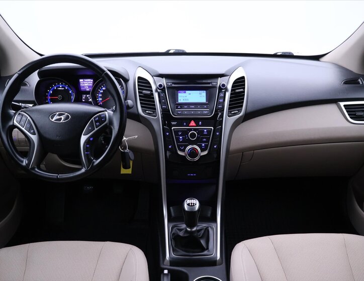 Hyundai i30 Kombi 1,6 l 99 kw