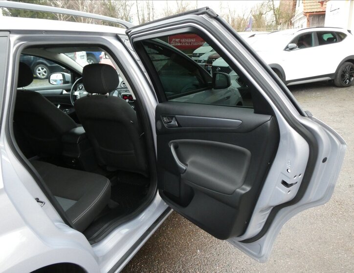 Ford Mondeo Kombi 1,6 l 85 kw