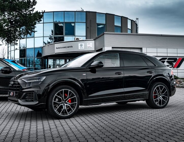 Audi Q8 SUV / Terénní 3,0 l 210 kw