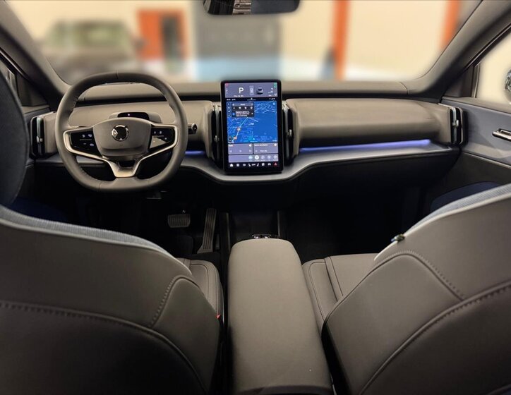 Volvo EX30 SUV / Terénní 0,0 200 kw