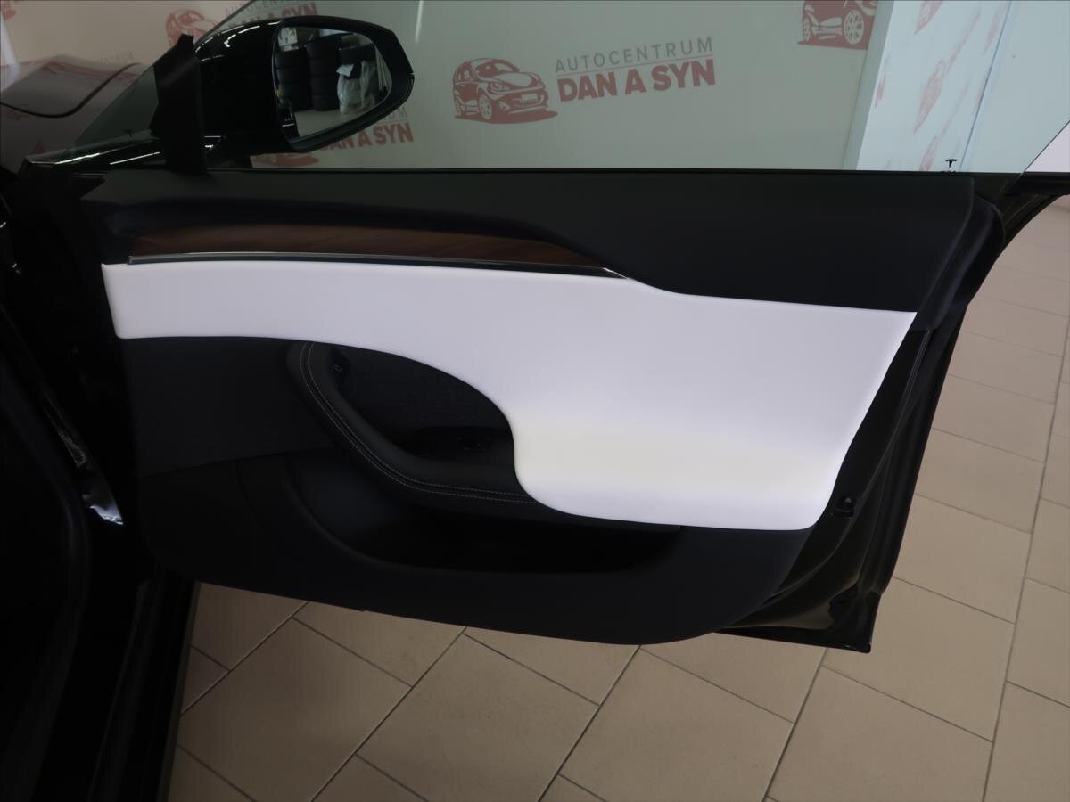 Tesla Model S Hatchback 0,0 493 kw