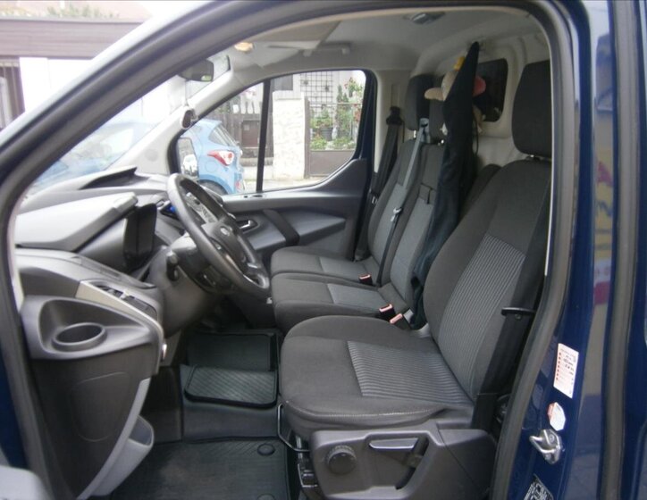 Ford Transit Custom 9