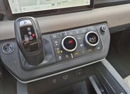 Land Rover Defender SUV / Terénní 3,0 l 147 kw