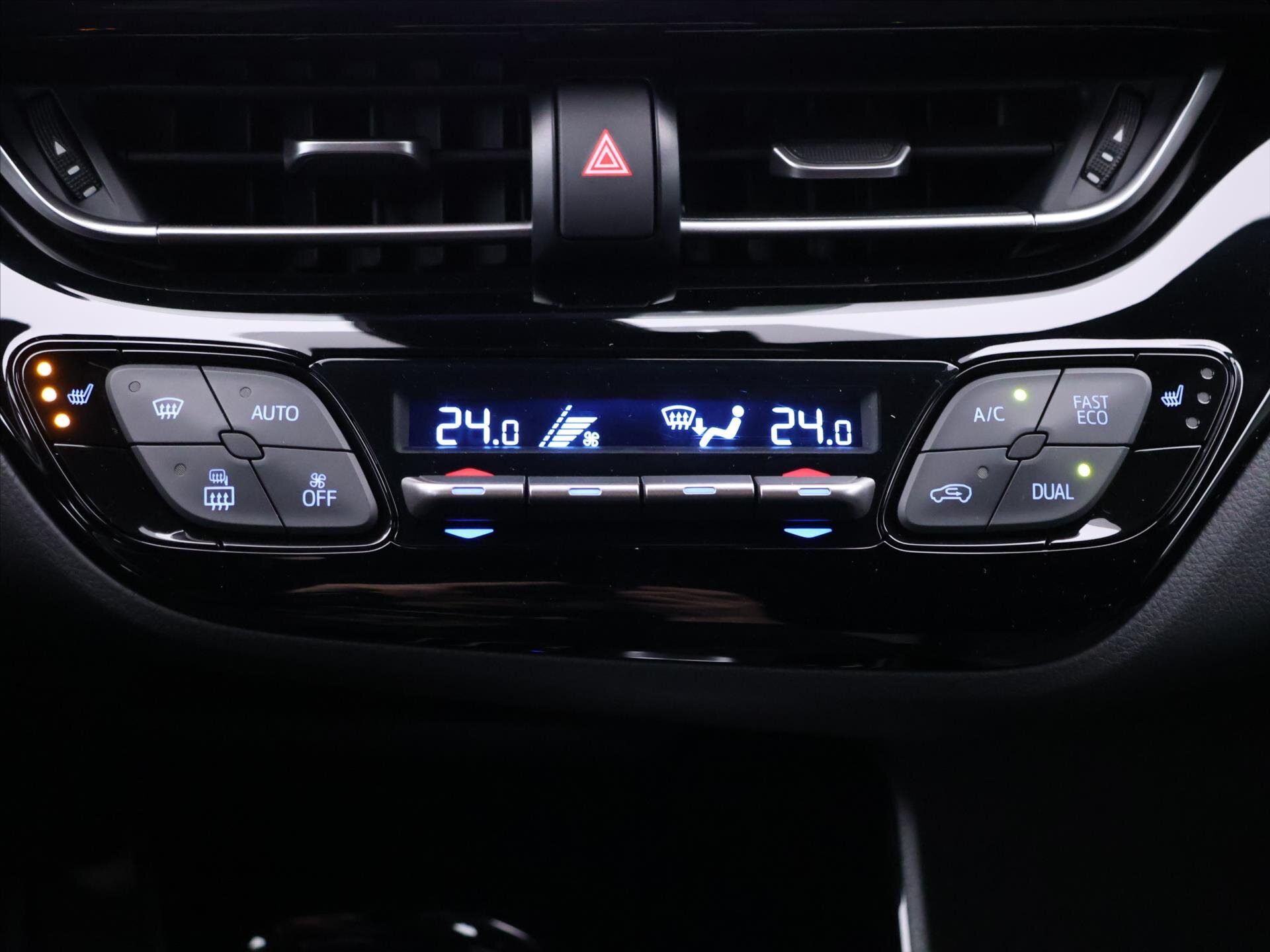 Toyota C-HR SUV 1,8 l 72 kw