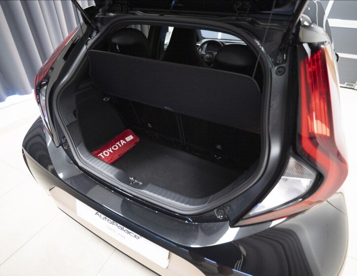 Toyota Aygo Hatchback 998,0 53 kw