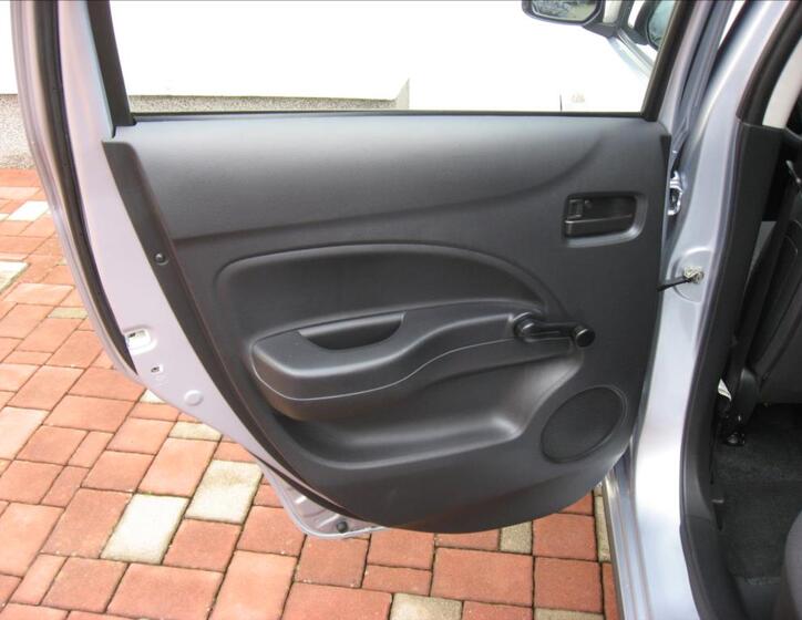 Mitsubishi Space Star 15