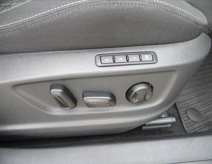 Škoda Karoq SUV 2,0 l 110 kw