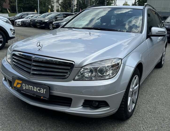 Mercedes-Benz Třídy C Kombi 2,1 l 100 kw