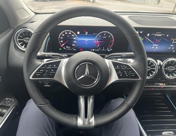 Mercedes-Benz GLB 10