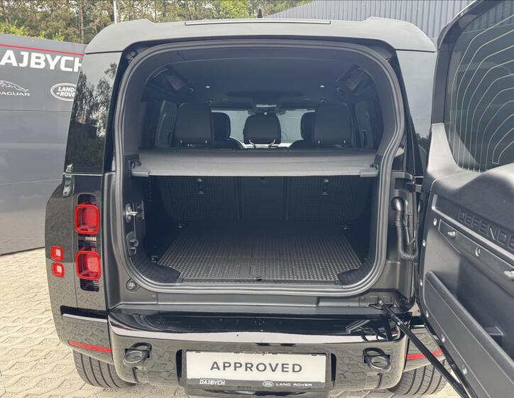 Land Rover Defender 19