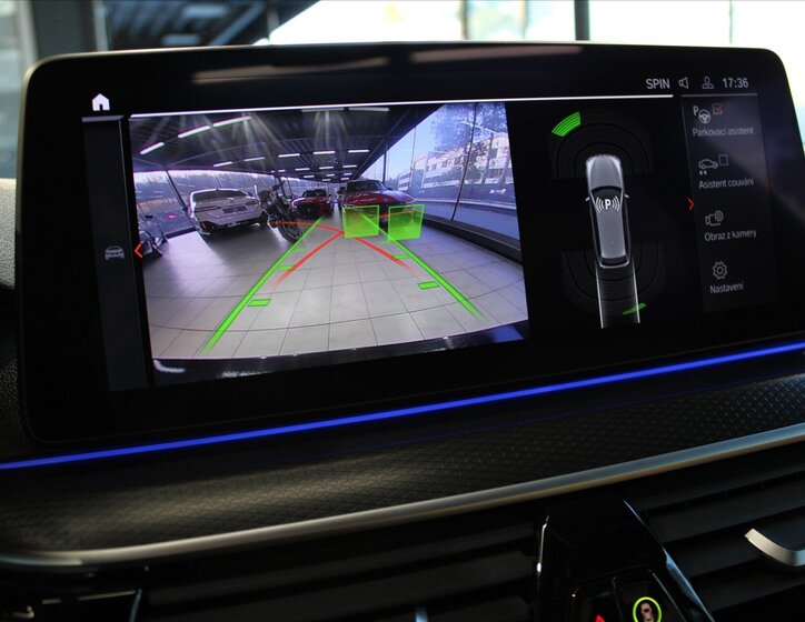 BMW Řada 5 Kombi 3,0 l 210 kw