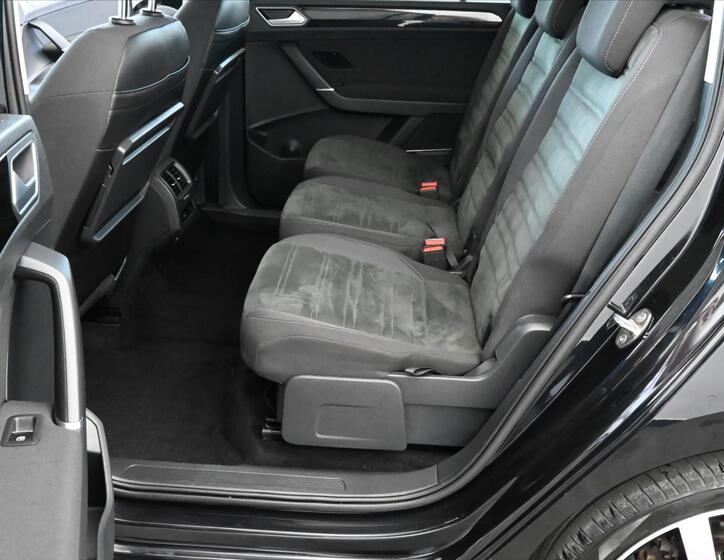 Volkswagen Touran 10