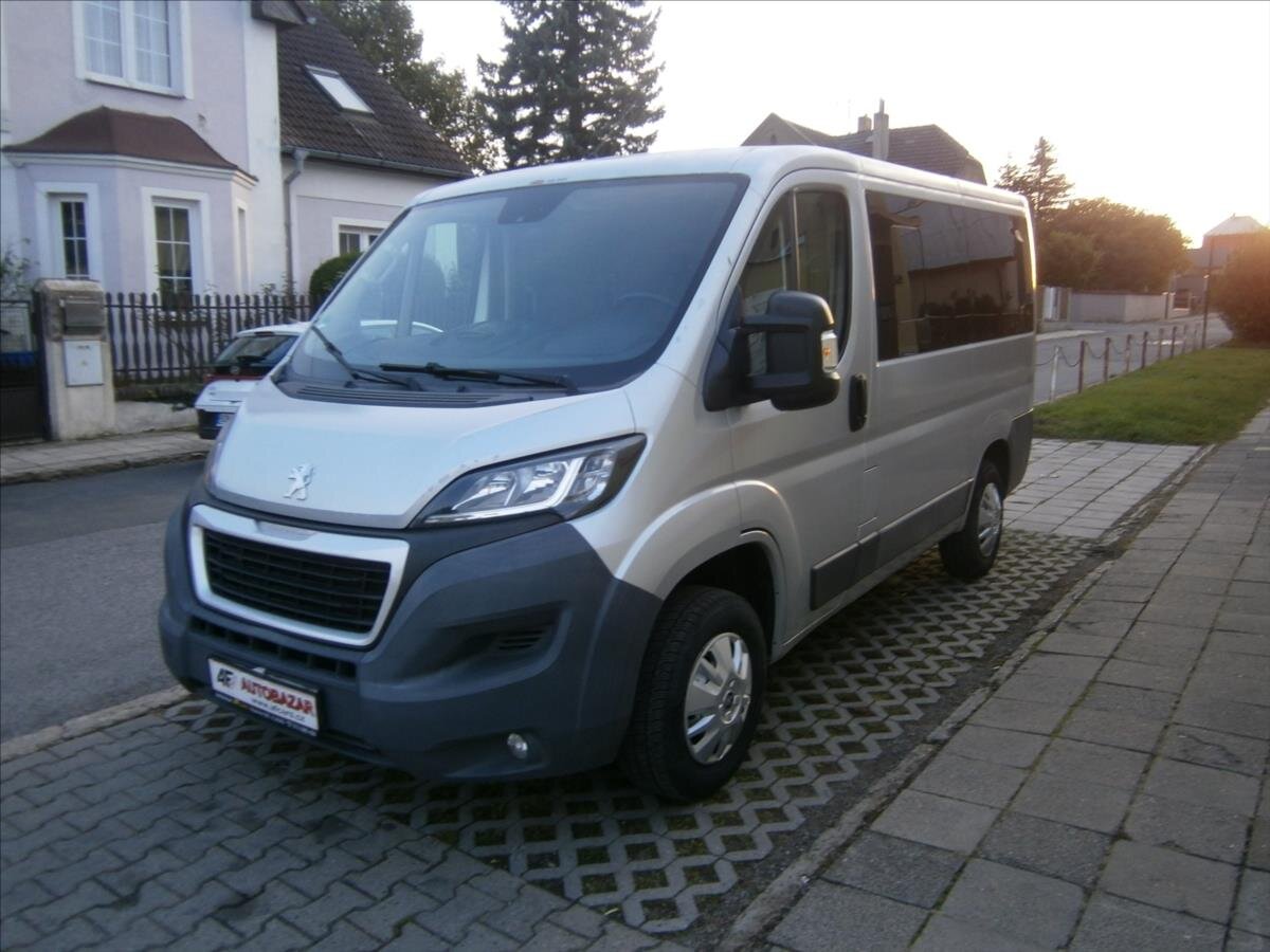 Peugeot Boxer Kombi 2,2 l 96 kw
