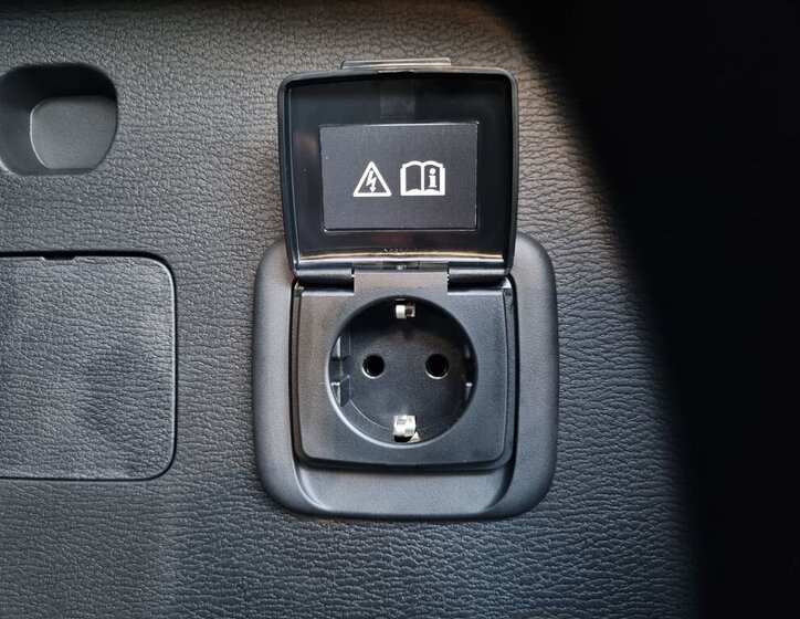 Mitsubishi Outlander SUV 2,4 l 225 kw