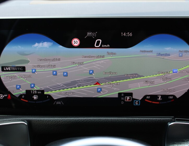 Mercedes-Benz GLB 10