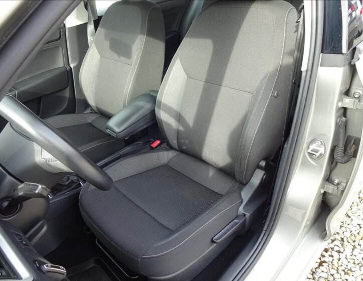 Škoda Rapid Sedan / Limuzína 1,2 l 66 kw