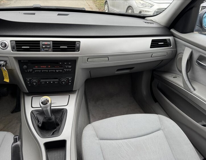 BMW Řada 3 Kombi 2,0 l 120 kw