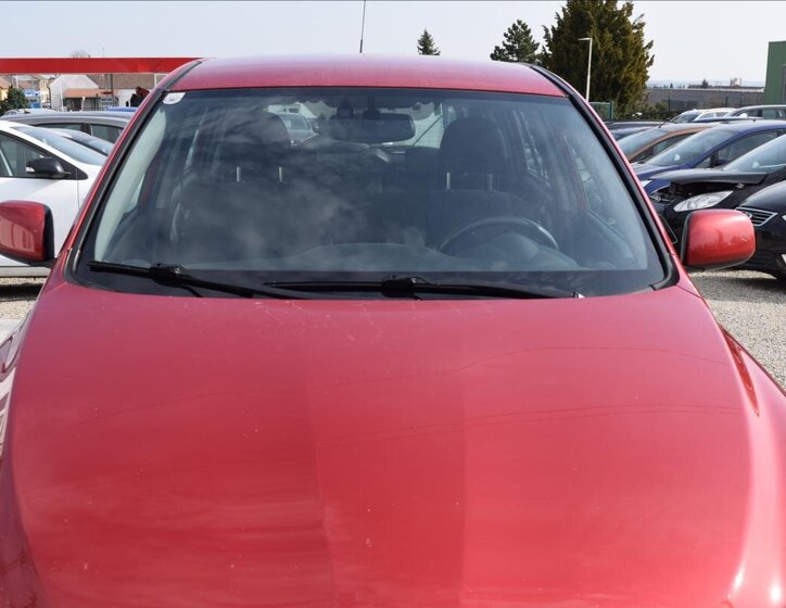 Toyota RAV4 SUV / Terénní 2,2 l 100 kw