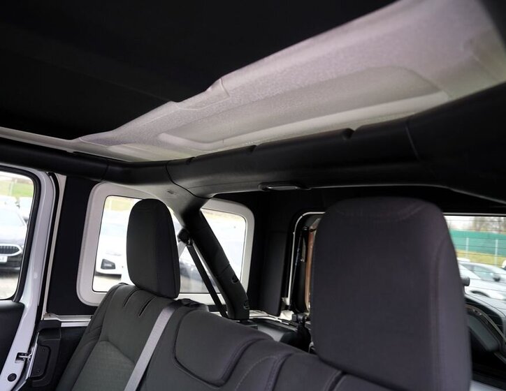 Jeep Wrangler SUV / Terénní 2,1 l 147 kw