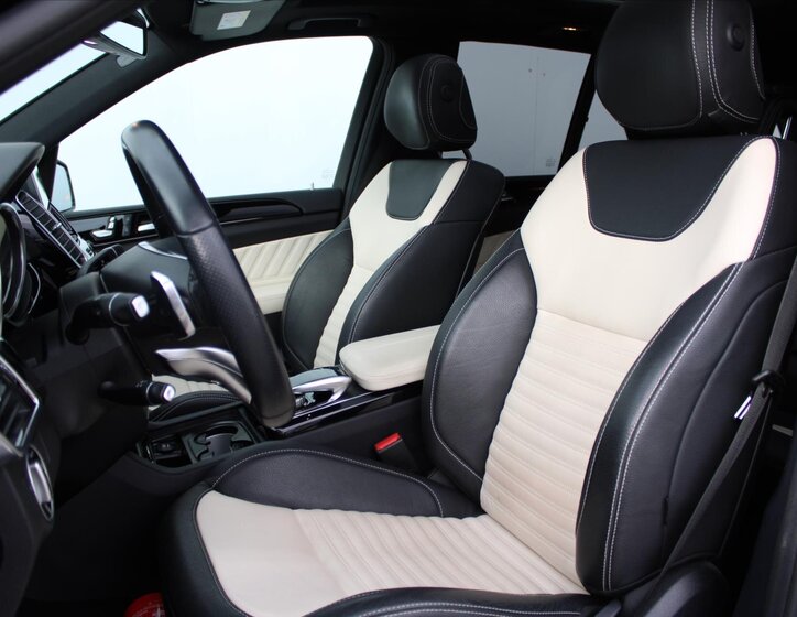 Mercedes-Benz GLE SUV 4,7 l 335 kw