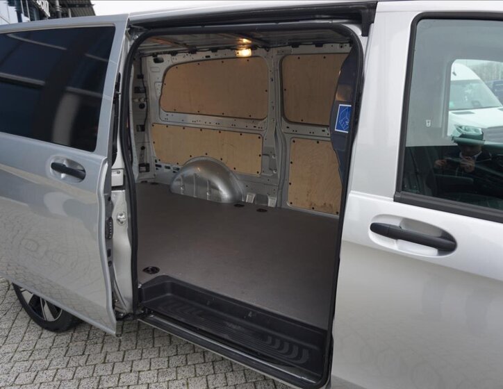 Mercedes-Benz Vito Skříň 2,0 l 140 kw