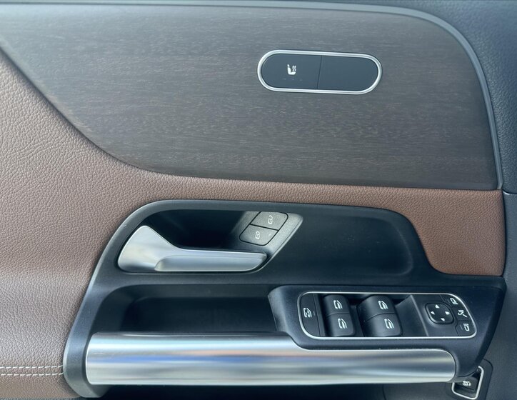 Mercedes-Benz GLA SUV / Terénní 2,0 l 165 kw