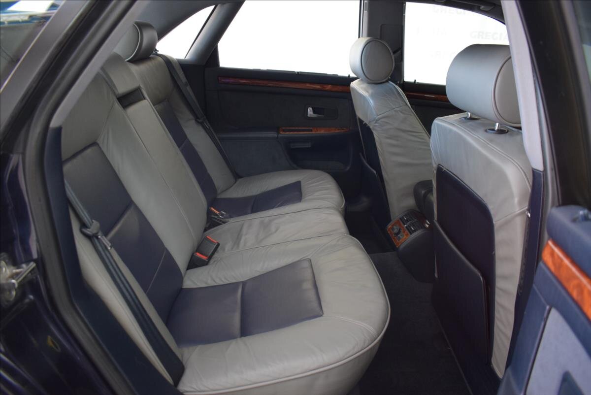 Audi S8 Sedan / Limuzína 4,2 l 265 kw
