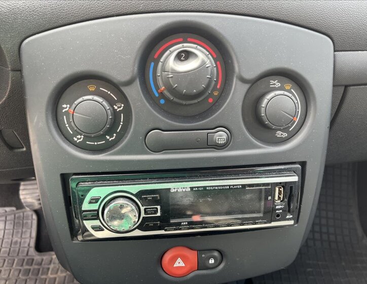 Renault Clio Hatchback 1,1 l 48 kw