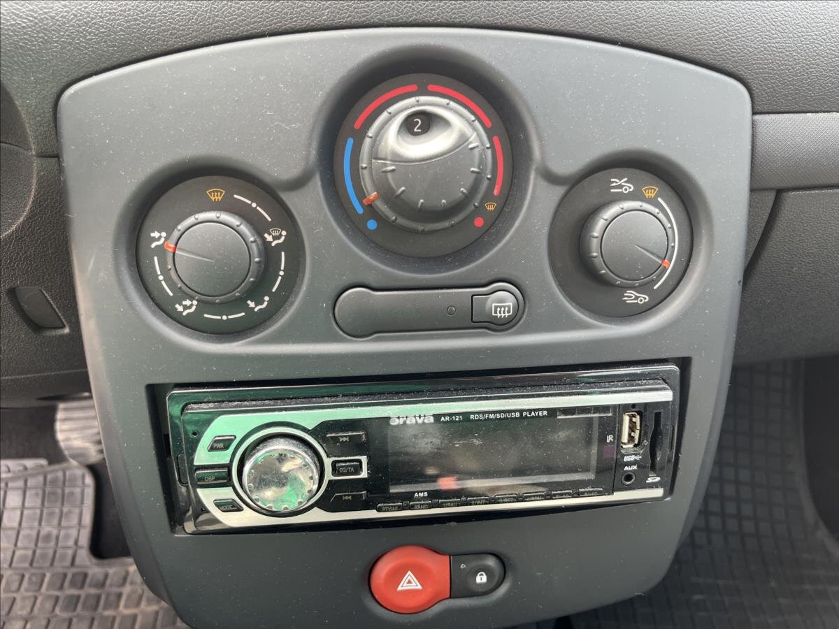 Renault Clio Hatchback 1,1 l 48 kw