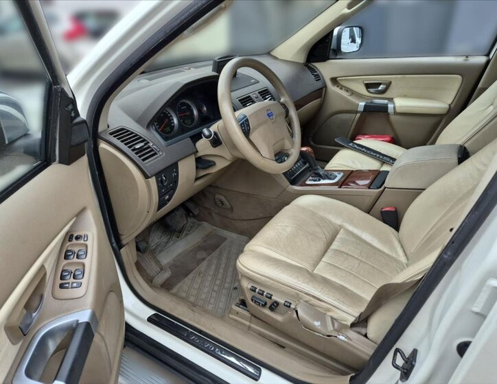 Volvo XC90 SUV 2,4 l 136 kw