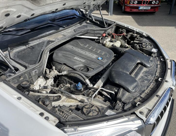 BMW X6 SUV 3,0 l 230 kw