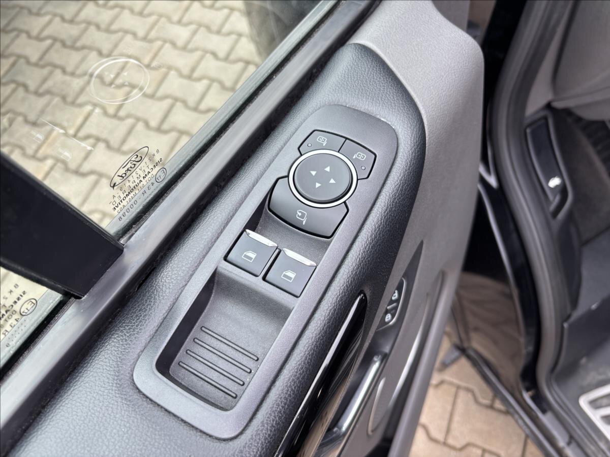 Ford Tourneo Custom Kombi 2,0 l 125 kw