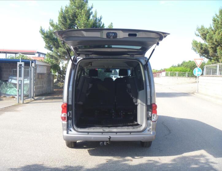 Nissan NV200 31