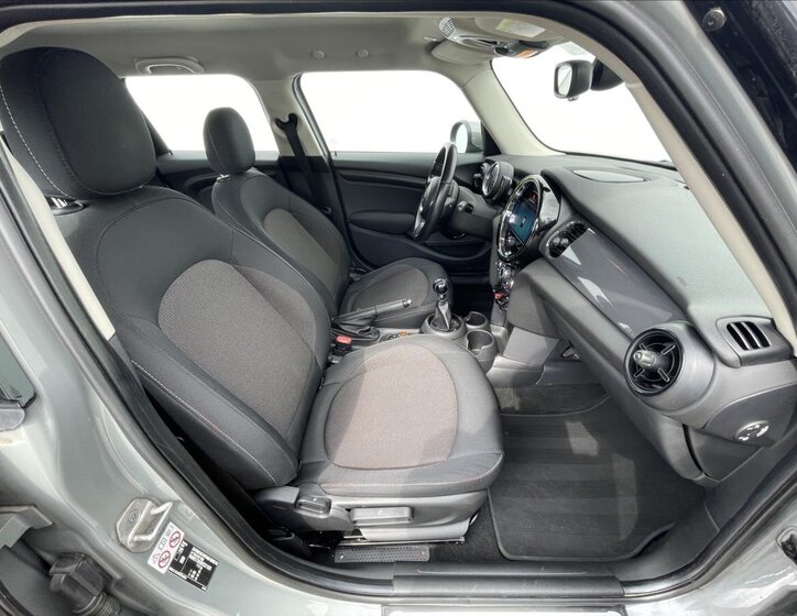 Mini Cooper Hatchback 1,5 l 100 kw