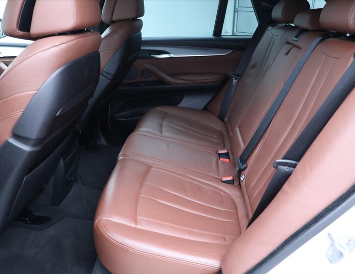 BMW X5 SUV / Terénní 3,0 l 230 kw