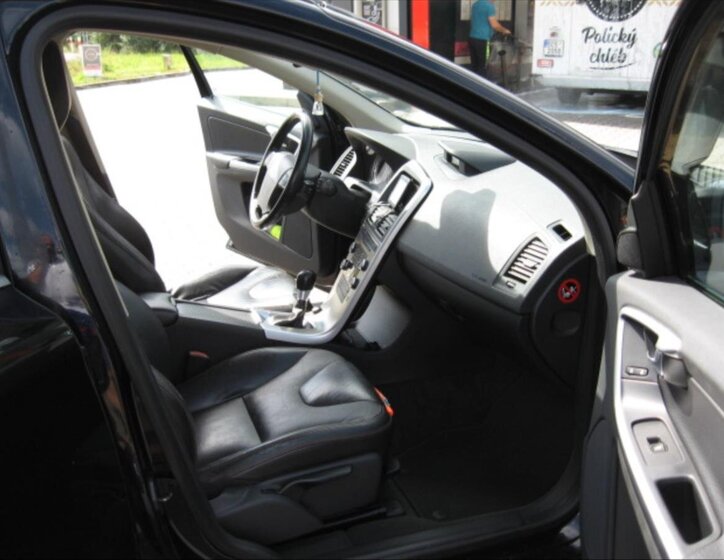 Volvo XC60 Kombi 2,4 l 120 kw