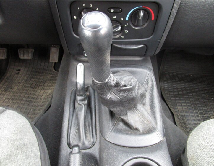 Jeep Cherokee Kombi 2,5 l 105 kw