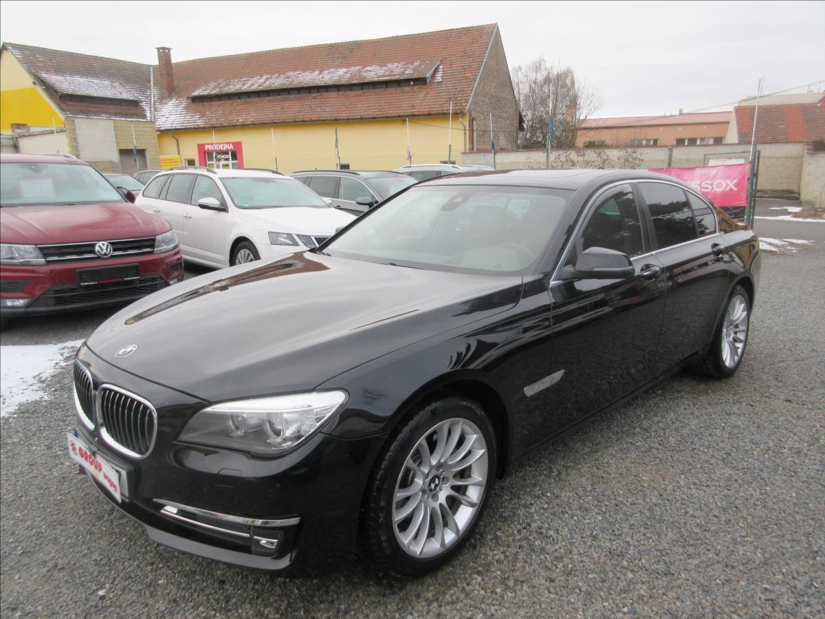 BMW Řada 7 Sedan 3,0 l 190 kw