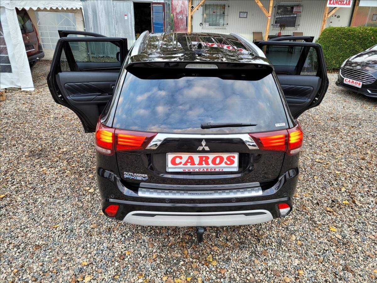 Mitsubishi Outlander SUV 2,4 l 165 kw